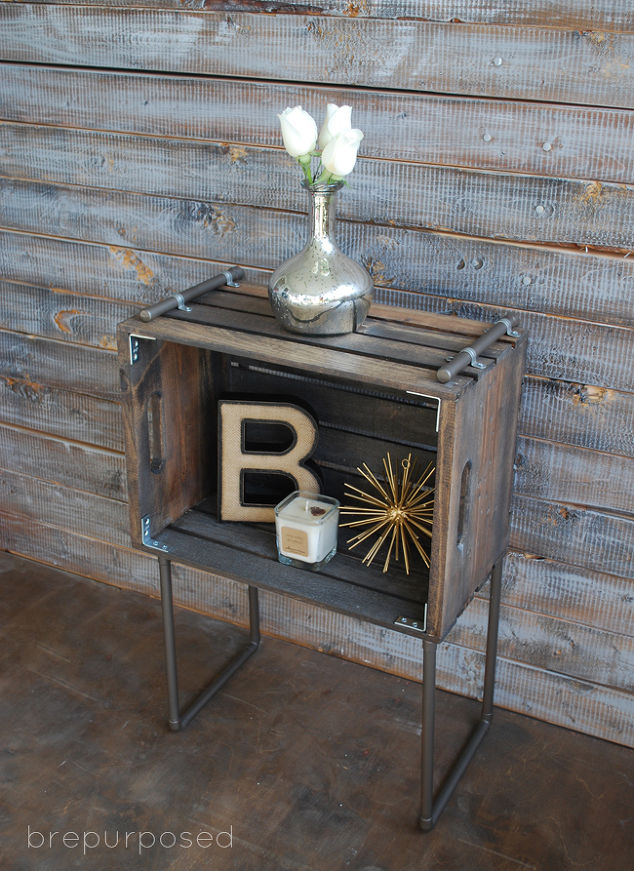 Chic industrial table. Love it!