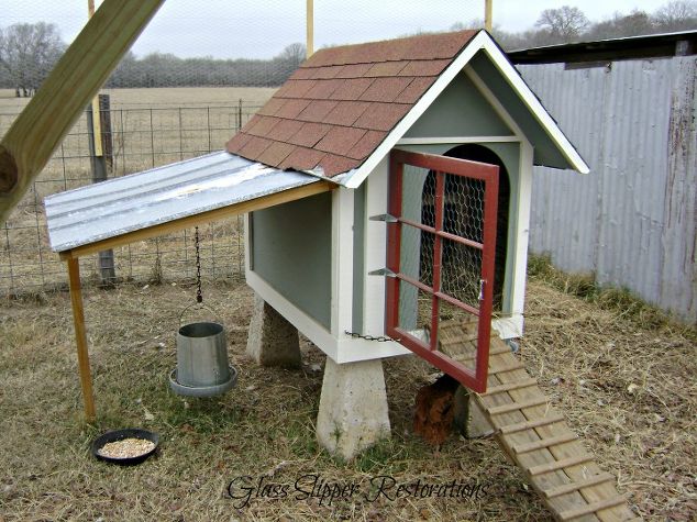 Repurposed Dog House Into a Chicken Coop.