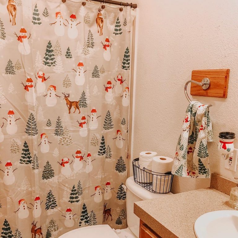 35 Christmas Bathroom Decor Ideas to Help You Spread Christmas JOY