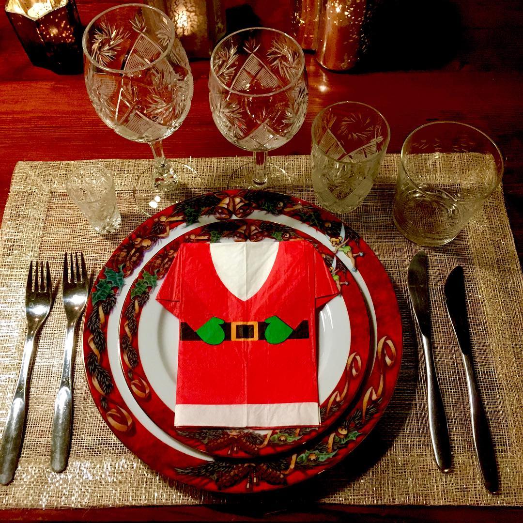 Christmas table setting.