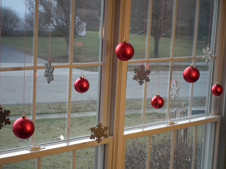 DIY Christmas Ornament Decor.