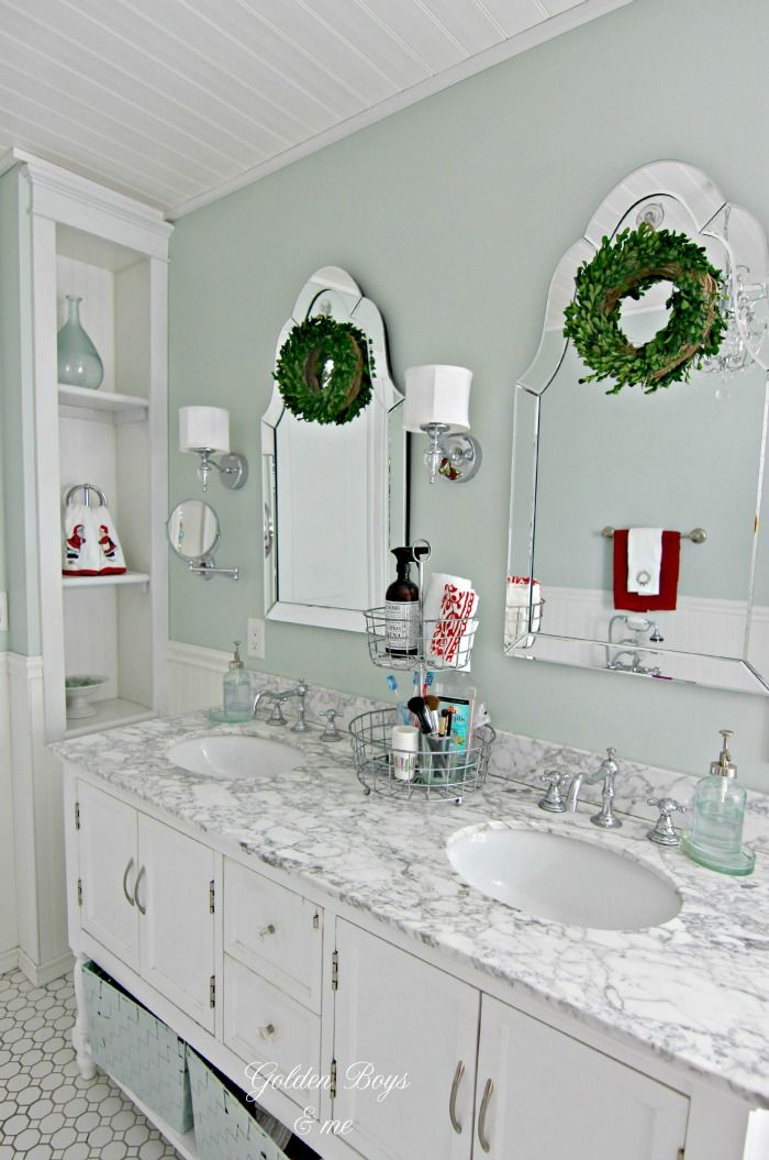 Mini Christmas Wreaths in Bathroom.