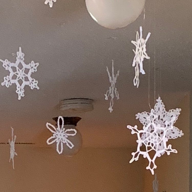 Top 30 Christmas Snowflakes Décor Ideas Which Are Gorgeous