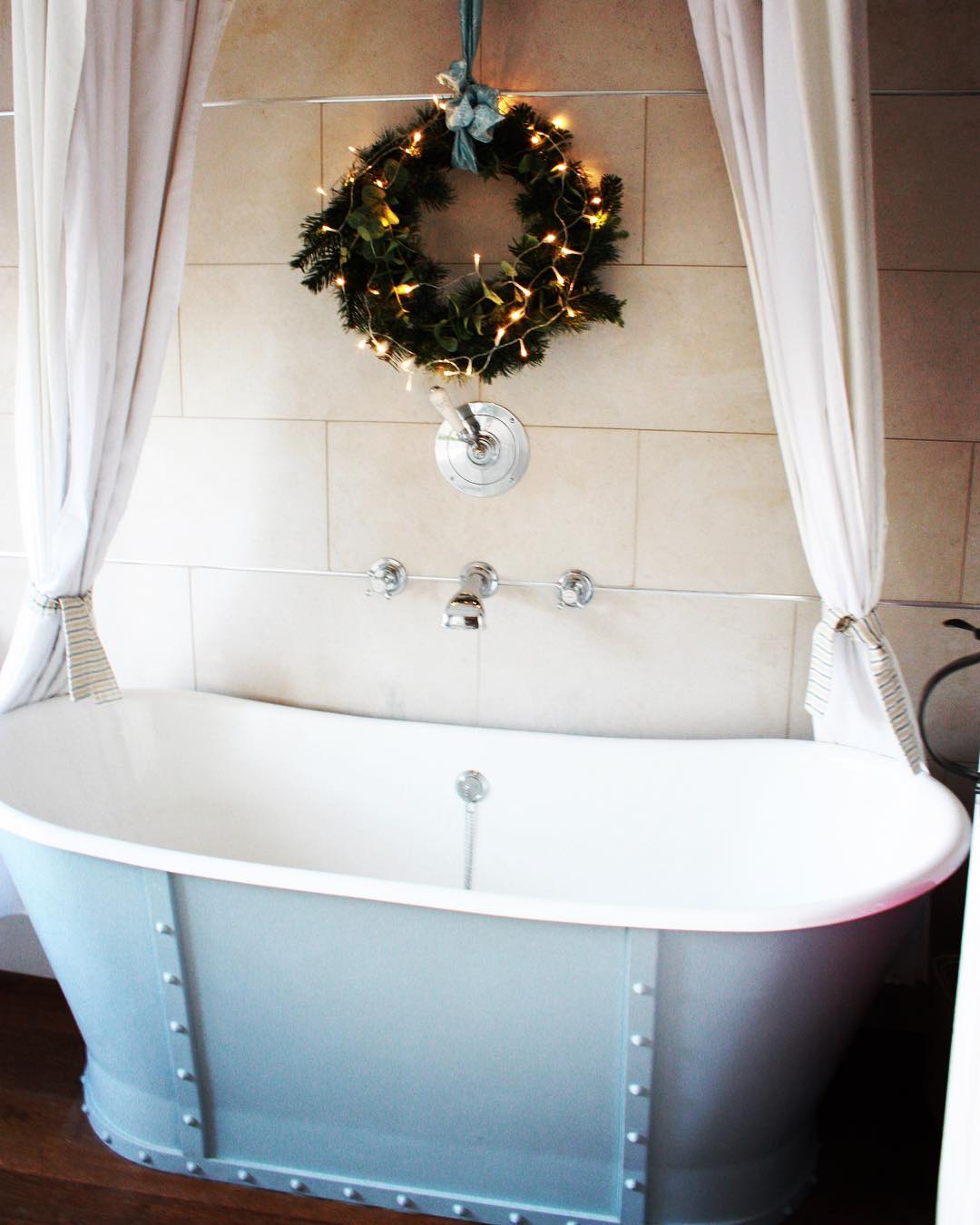 Surely every room could benefit from a little Christmas spirit!