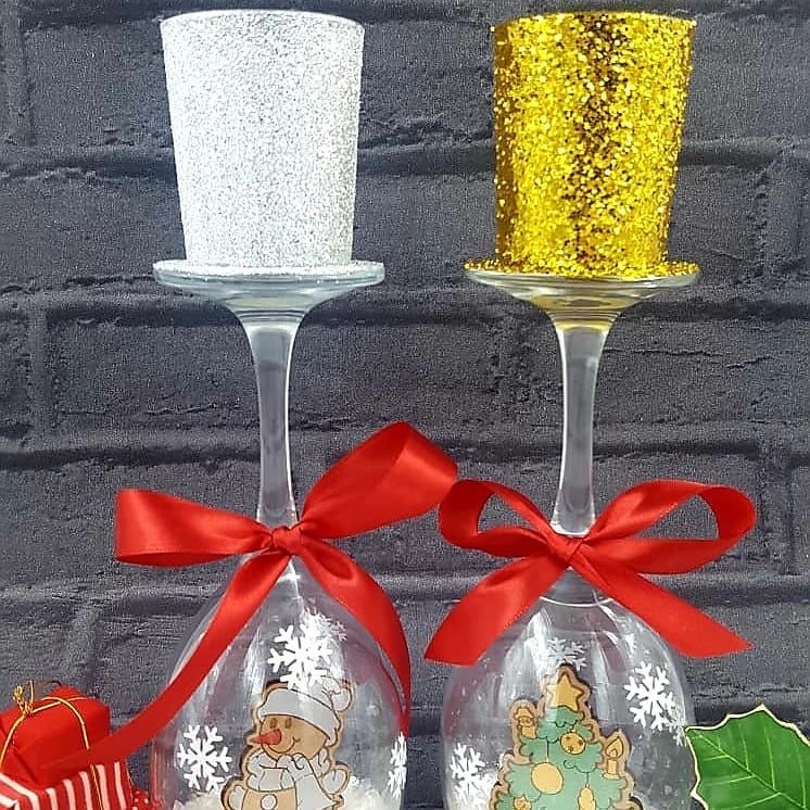 Wine glass candle holder, a stunning Christmas addition to your home!