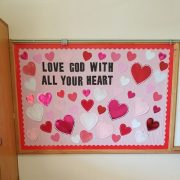 50 Valentine’s Day Bulletin Board Ideas to make your classroom look ...