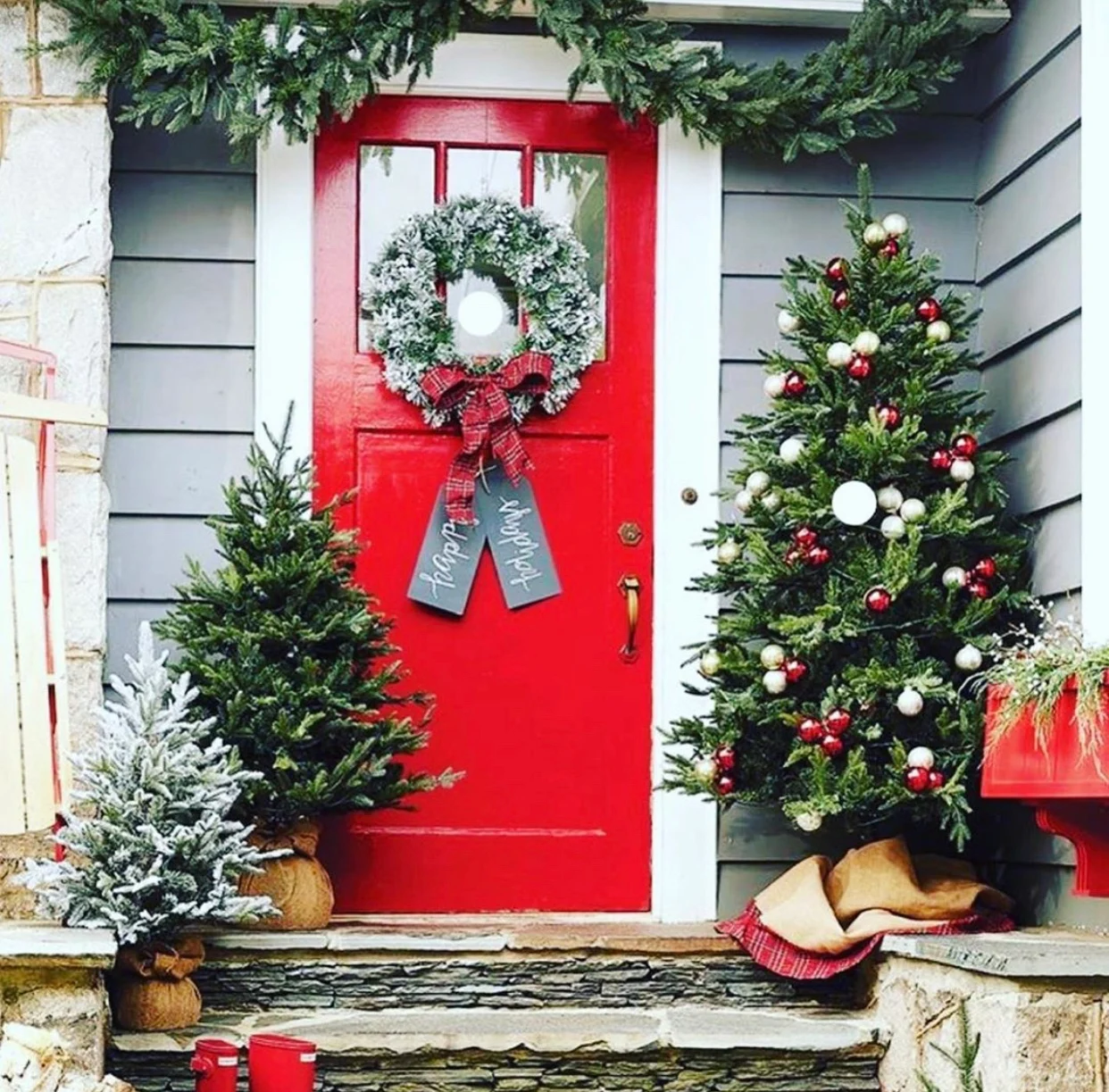 Farmhouse Christmas Decor Outside