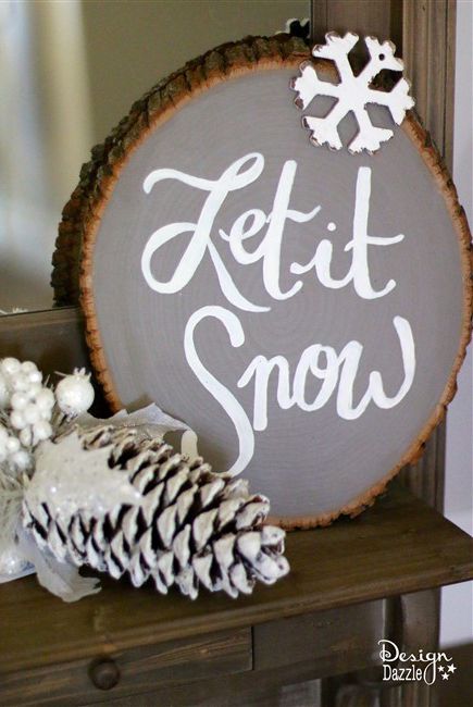 Adorable rustic log slice Christmas sign