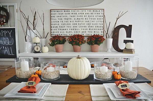 Cool fall table decor idea