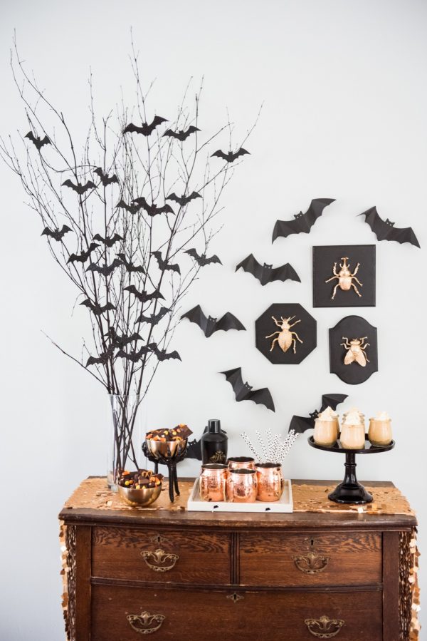 Fabulous bat branch Halloween centrepiece