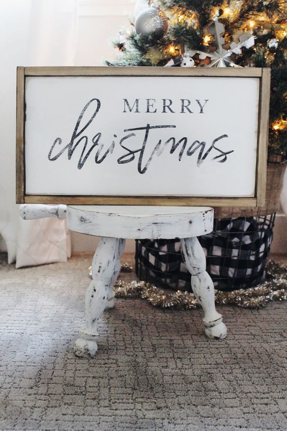 Reclaimed wood sign of Merry Christmas