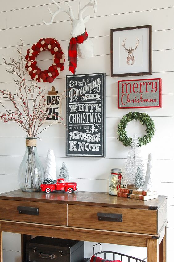 Stunning decoration with Christmas sign boards