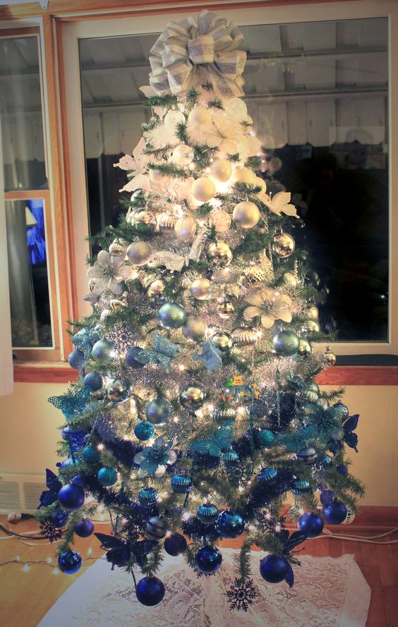 Awesome blue and white ombre Christmas tree