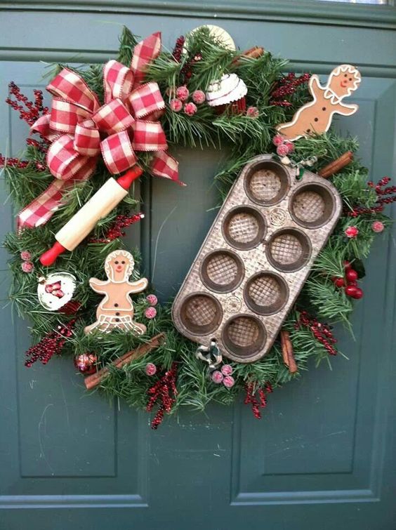 Charming gingerbread wreath for Christmas decor.