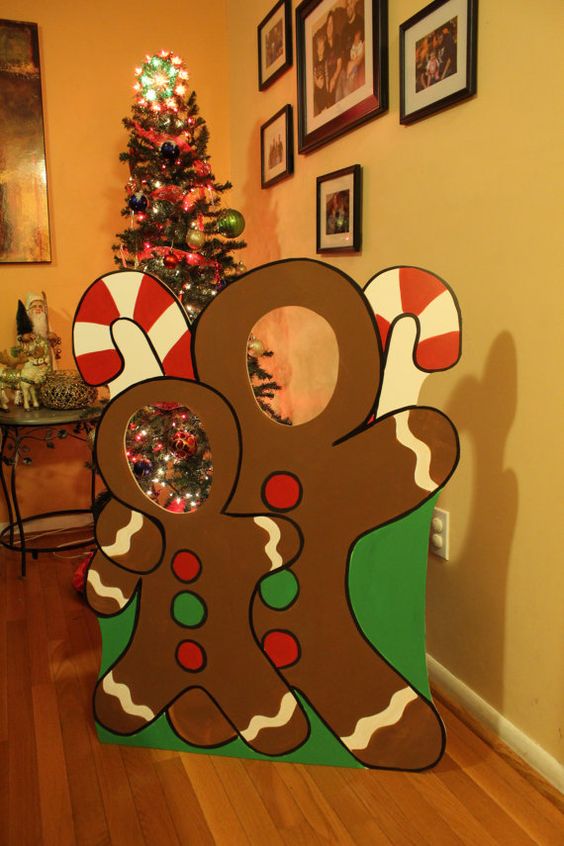 Chic gingerbread wooden photo booth for indoor or outdoor Christmas decorations.