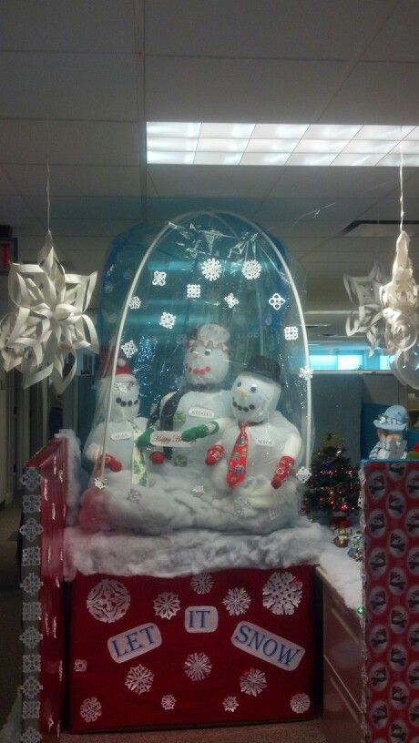 Cubicle is turned into snow globe