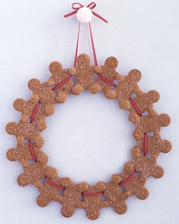 Exclusive gingerbread wreath for Christmas decoration.