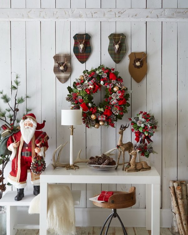 Fabulous decoration with Santa is ready and is great for your guests.