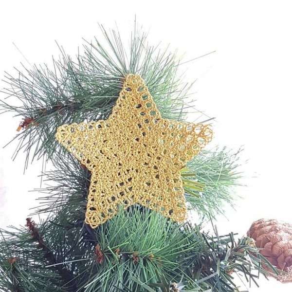 Golden thread used to make star Christmas tree ornaments