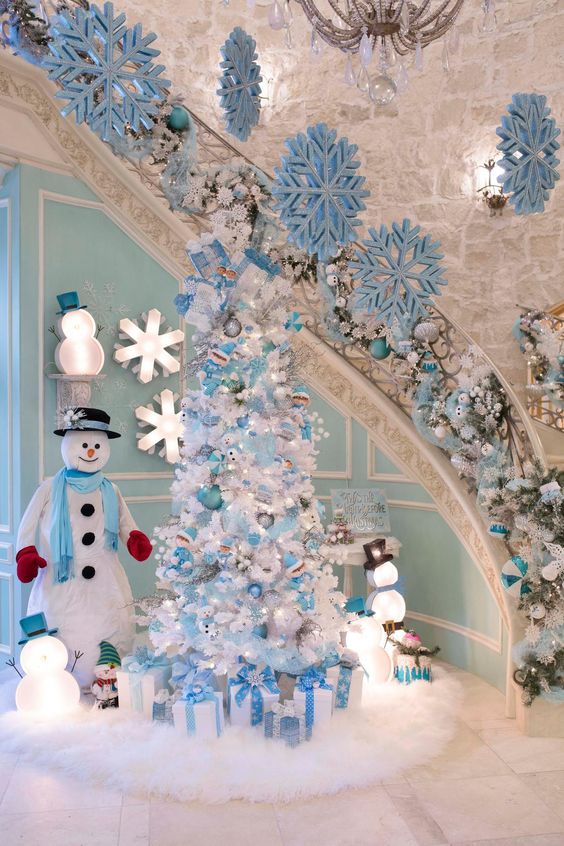 Magical Christmas home decor idea with this Tiffany blue Christmas tree.