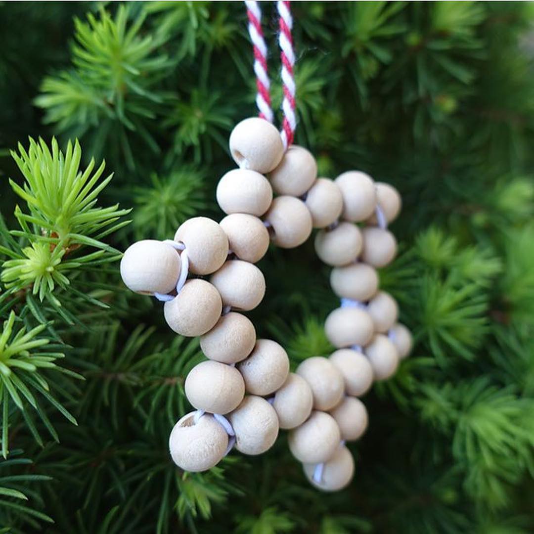 Wooden beads Christmas star ornaments