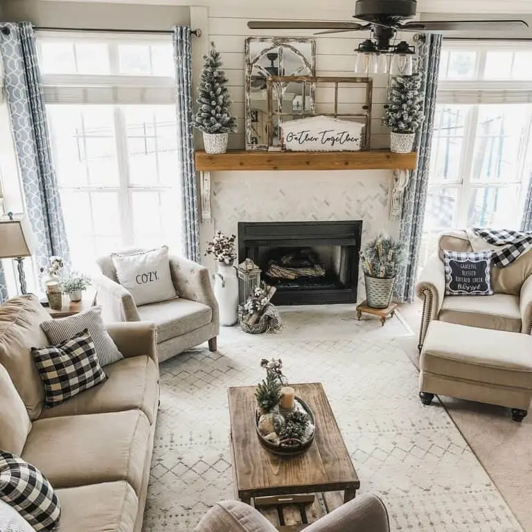 Holiday Living Room Farmhouse Wall Décor Ideas