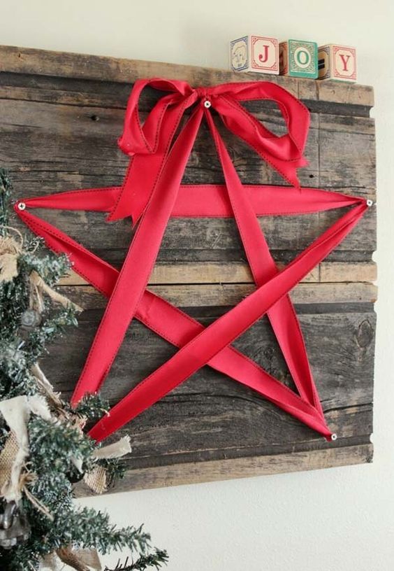 Inexpensive decoration with ribbon on reclaimed wood