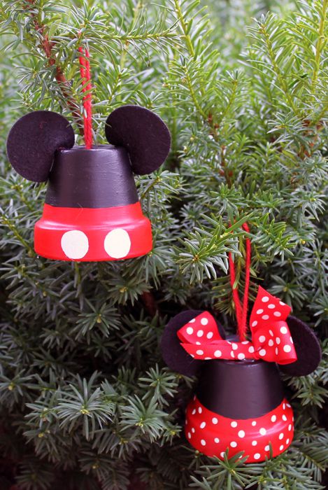 Mini terracotta pots make adorable Mickey and Minnie Mouse ornaments.