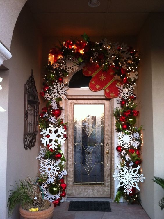 Snowflakes with ornament used for porch decoration