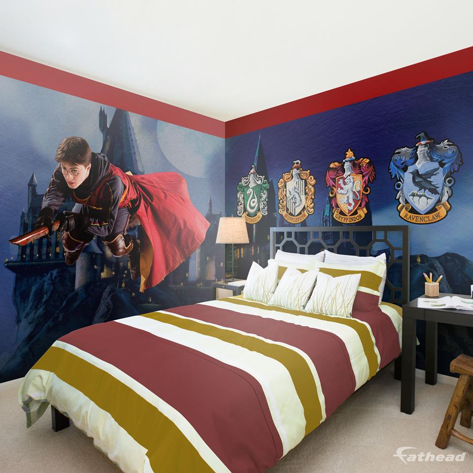 Wonderful Harry Potter theme bedroom decoration at Christmas. 