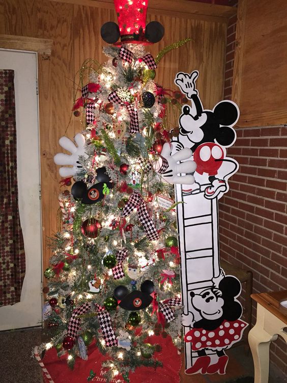 Wonderful Mickey and Minnie Mouse Christmas tree decor. 