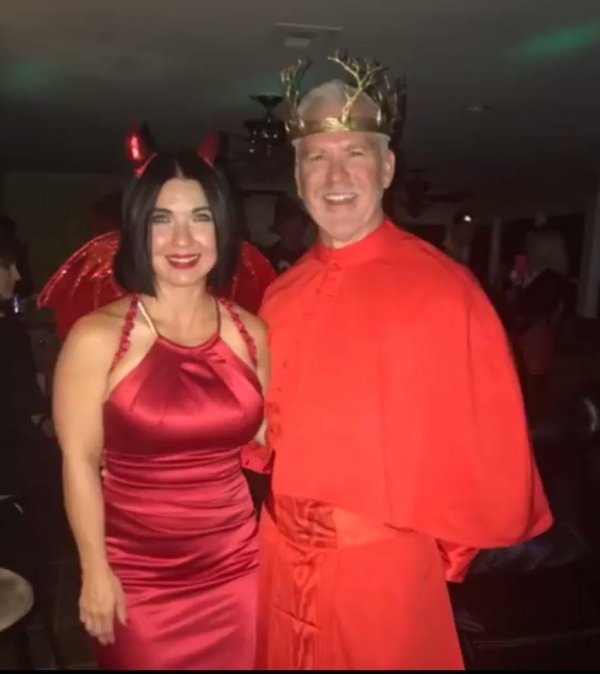 Devil couple costume for Halloween.