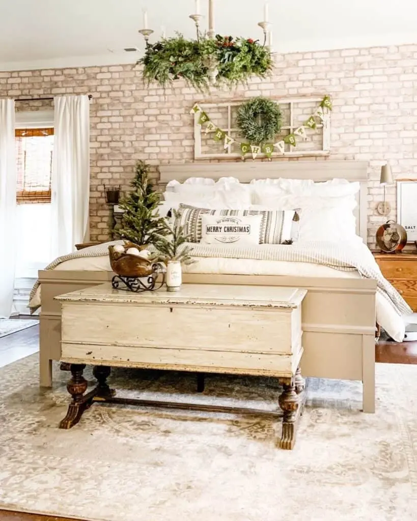 Textured Christmas Foliage in the Bedroom