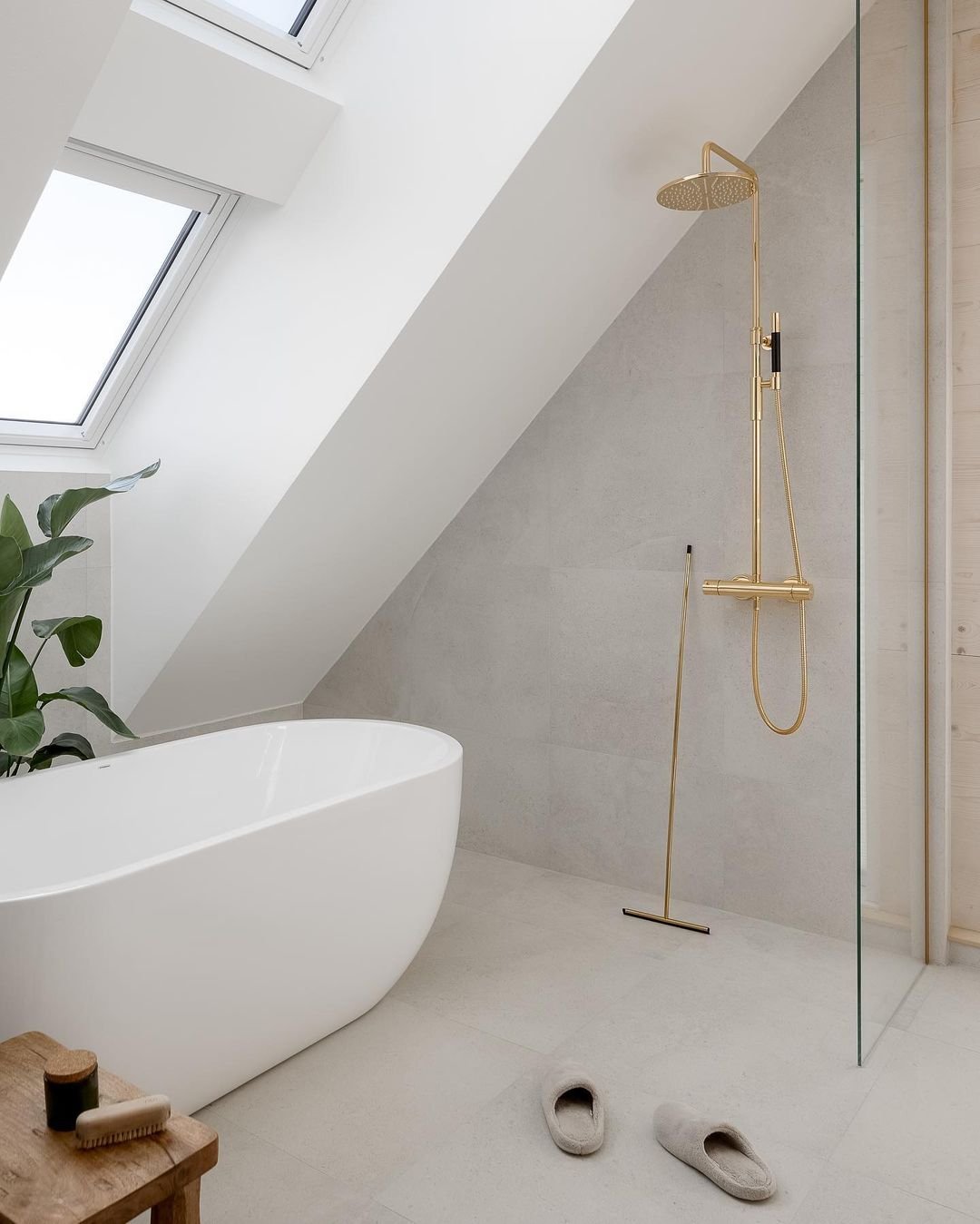 Understated Luxury with Lofted Light