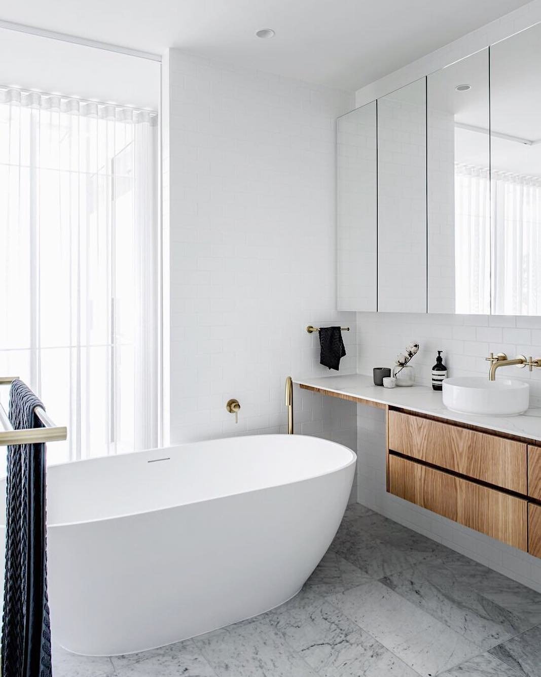 Bright and Airy with Textured Elegance